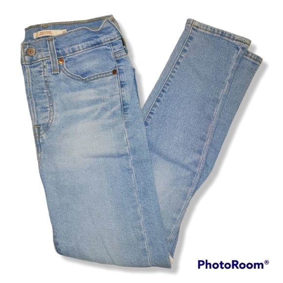 LEVI'S wedgie skinny light wash distressed knees jeans - Picture 2 of 12